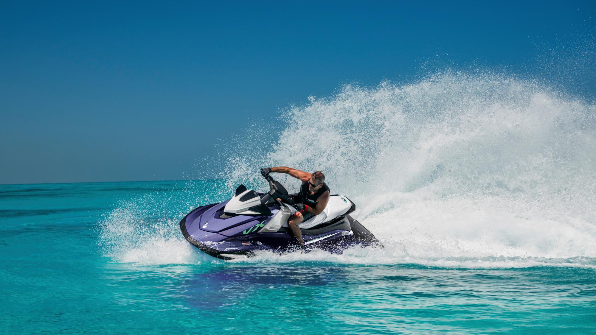 2027-Yamaha-VXDELUXE-EU-Azure_Blue___Nightshade_-Action-003-03